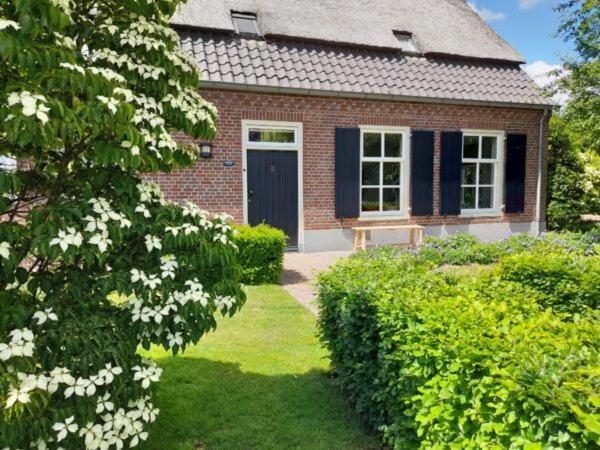 Onder De Wolfskap Bed En Ontbijt Bed and Breakfast Haaren  Exteriör bild